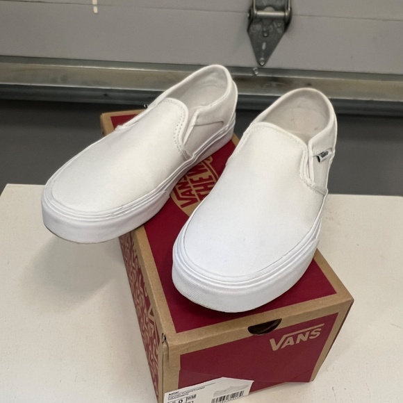 Van's -Asher Canvas Slip-Ons- (Truewht) #VNDA32QM17Q- Women's size 6. - Picture 6 of 11